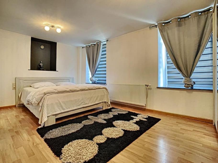 Vue Sur Meuse Avec Jacuzzi Et Sauna Exterieur. Yvoir Exterior photo